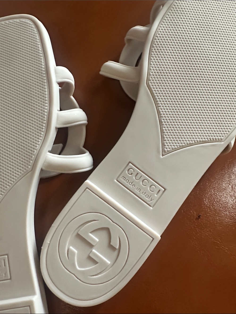 GG Gucci Cream Interlocking rubber Slide Sandals - Picture 3 of 6